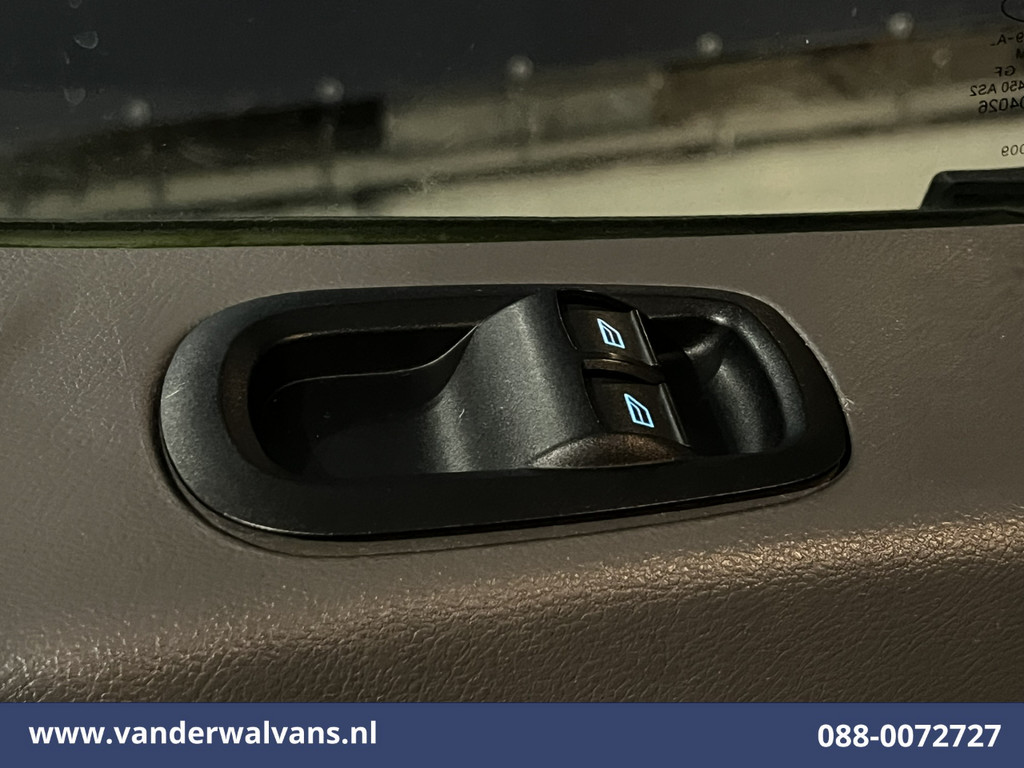 Ford Transit 2.0TDCI 170pk Bakwagen Laadklep Euro6 Airco | Cruisecontrol | Verwamde voorruit Bijrijdersbank 20