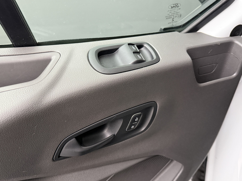 Ford Transit 2.0TDCI Bakwagen+Laadklep | Airco | 360 Camera | Zijinstap 9