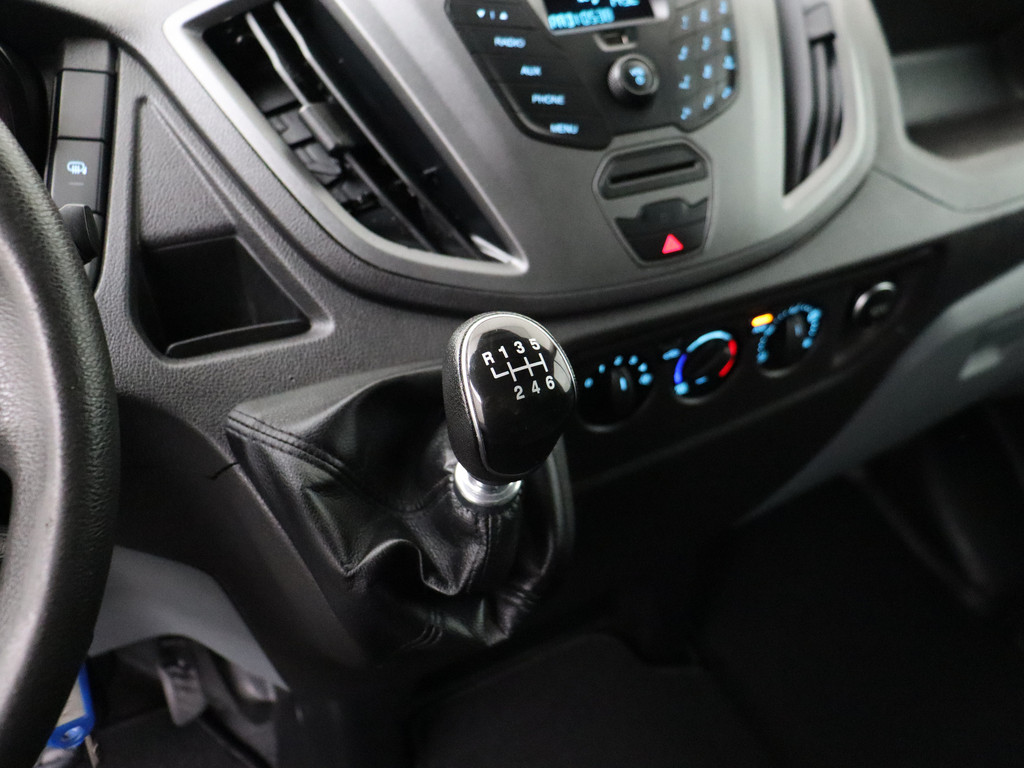 Ford Transit 2.0TDCI Bakwagen+Laadklep | Airco | Cruise | 3-Persoons 16