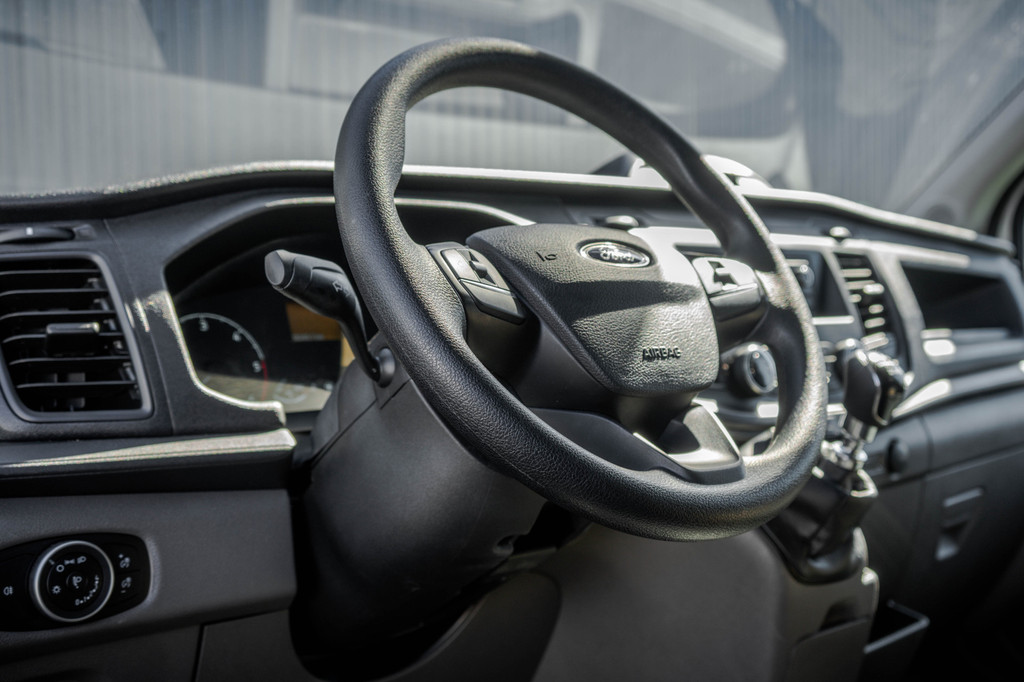 Ford Transit **2.0 TDCI | Bakwagen met Laadklep | Euro 6 | 130 PK | Airco | Cruise** 9