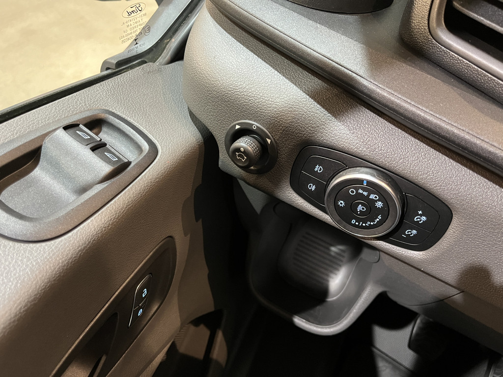 Ford Transit 2.0 TDCI L2 AWD 4X4 170 PK Open Laadbak / Euro 6 / Airco / Cruise Control / Trekhaak / Camera / 20.200 KM !! 12