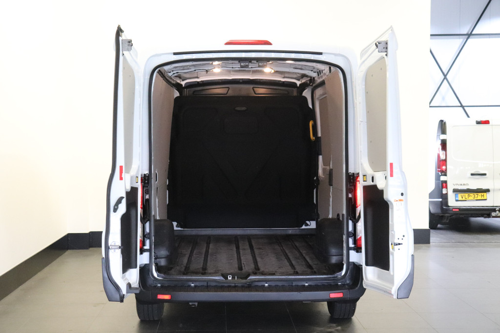 Ford Transit 2.0 TDCI L2H2 EURO 6 - A/C Climate - Navi - Carplay - €21.900,- Excl. 8