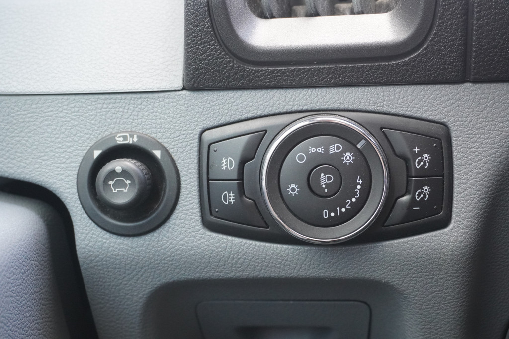 Ford Transit 2.0 TDCI L2H2 EURO 6 - Airco - Cruise - Navi - Trekhaak - ⬠14.950,- Excl. 18