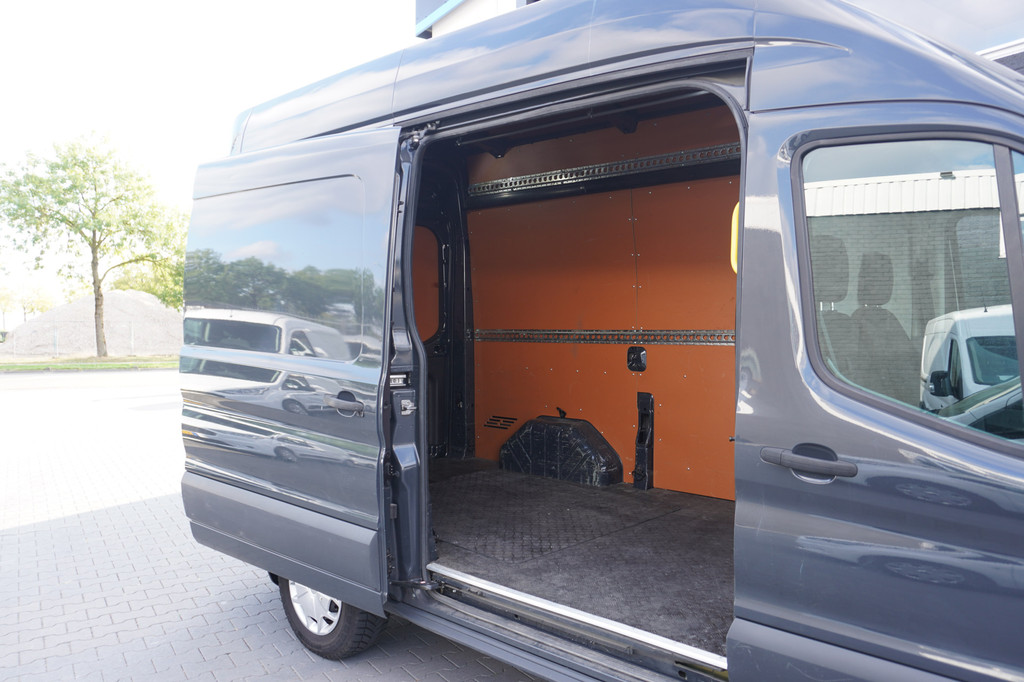 Ford Transit 2.0 TDCI L2H2 EURO 6 - Airco - Cruise - Navi - Trekhaak - ⬠14.950,- Excl. 8