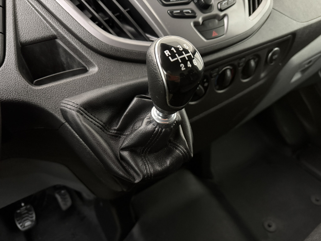 Ford Transit 2.0TDCI L2H2 Imperiaal | Trekhaak | Inrichting | Airco | Cruise | 3-Zits 16