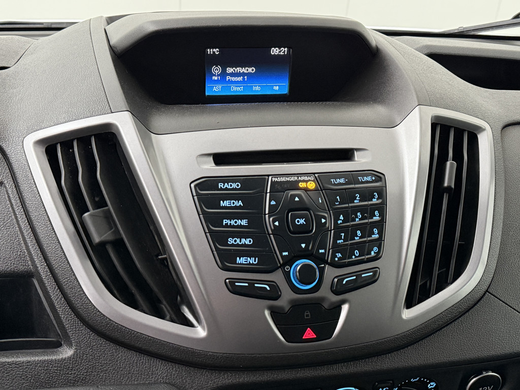 Ford Transit 2.0TDCI L2H2 Imperiaal | Trekhaak | Kastinrichting | Airco | Cruise | 3-Persoons 17