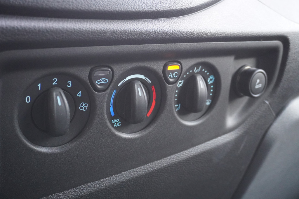 Ford Transit 2.0 TDCI L3H2 130PK EURO 6 - Airco - Trekhaak - Camera - â¬10.950,- Excl. 10