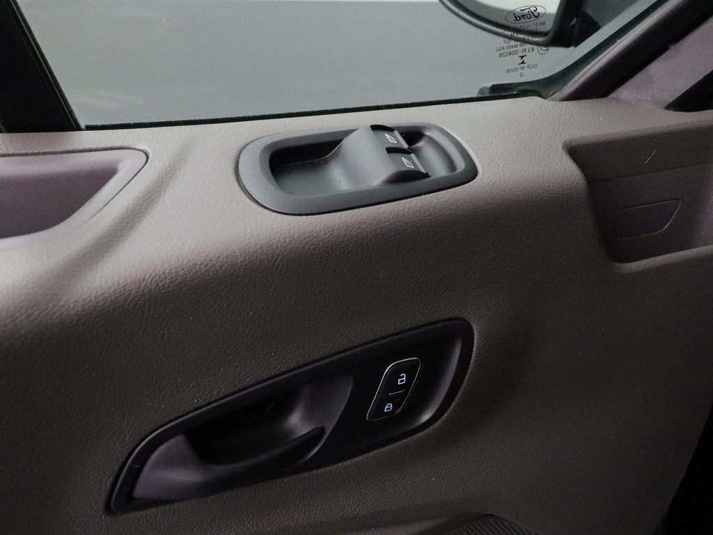 Ford Transit 2.0TDCI L3H2 Imperiaal | Multimedia | Camera | Airco | Cruise | 3-Persoons 8