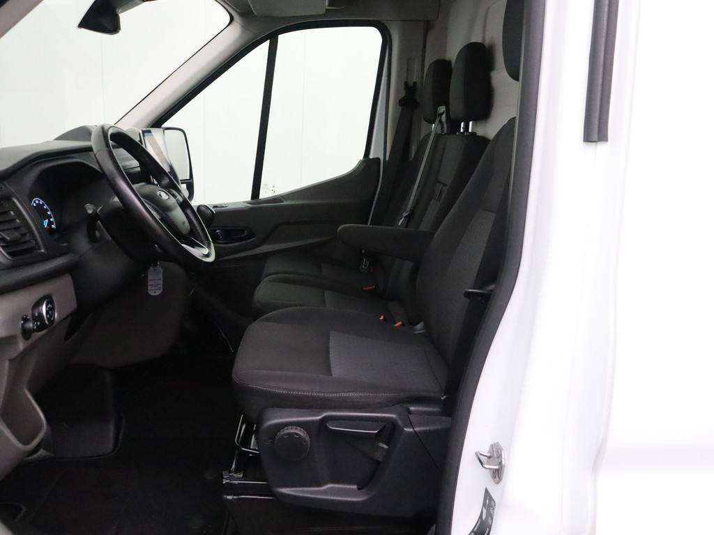 Ford Transit 2.0TDCI L4H3 Jumbo RWD | Navigatie | Camera | Airco | Cruise | 3-Persoons 19