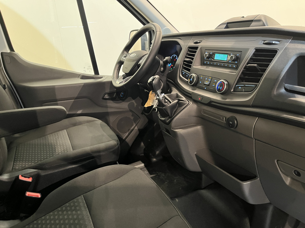 Ford Transit 2.0 TDCI L4 Trend 130 PK RWD Bakwagen / Sorensen Laadklep / Meubelbak / Euro 6 / Airco / Cruise Control / 3-Zits / 18.700 KM !! 3