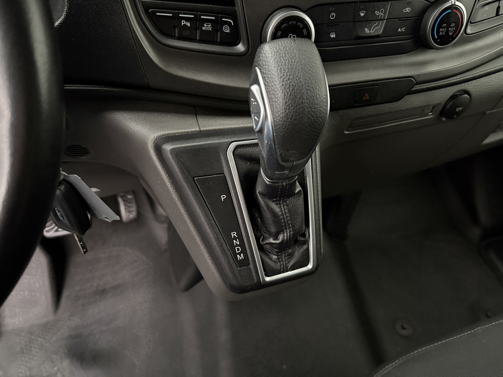 Ford Transit 2.0TDCi 130PK Automaat | Achterdeuren | Multimedia | 3-Zits | Airco | Cruise | Betimmering 16