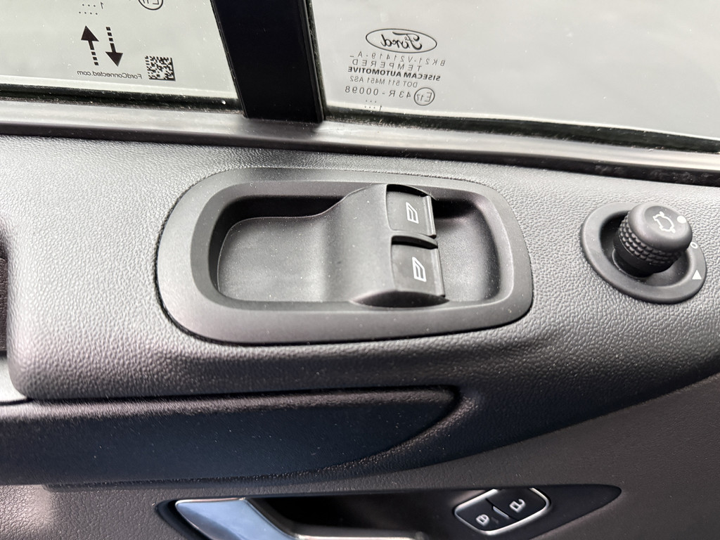 Ford Transit 2.0TDCi 130PK Automaat | Achterdeuren | Multimedia | 3-Zits | Airco | Cruise | Betimmering 8
