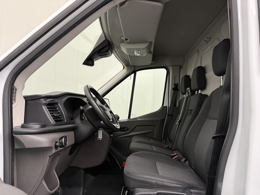 Ford Transit 2.0TDCi 130PK L3H2 | Airco | Cruise | 3-Zits | Betimmering 18