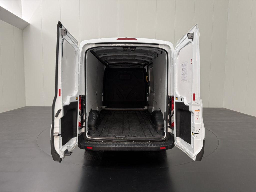 Ford Transit 2.0TDCi 130PK L3H2 | Airco | Cruise | 3-Zits | Betimmering 4
