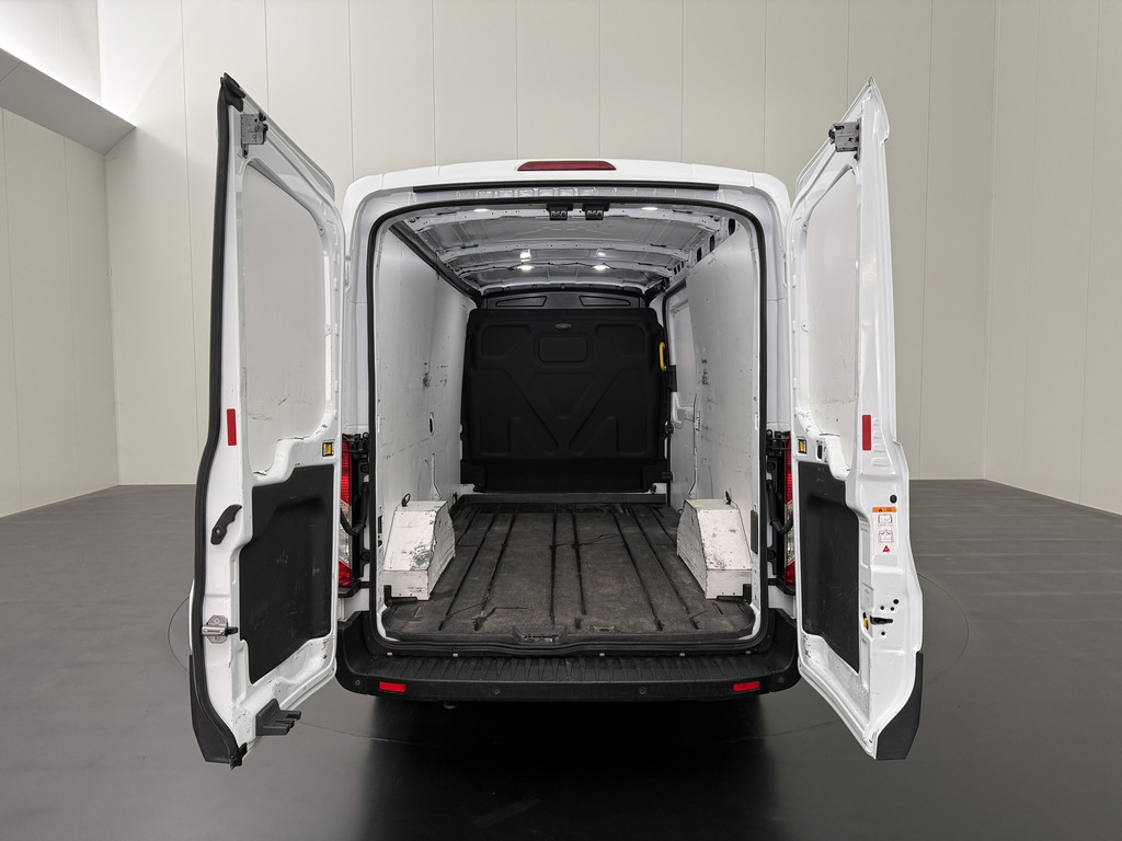 Ford Transit 2.0TDCi 130PK L3H2 | Airco | Cruise | 3-Zits | Betimmering 4