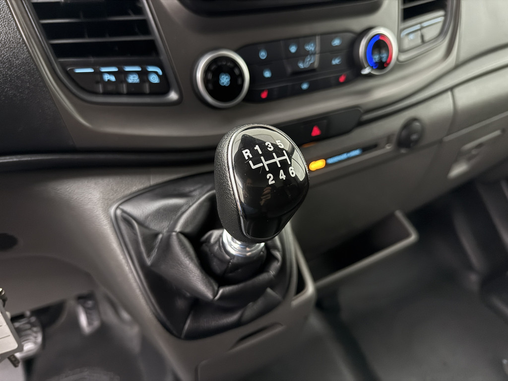 Ford Transit 2.0TDCi 130PK L3H2 | Airco | Cruise | Camera | 3-Zits | Betimmering 16
