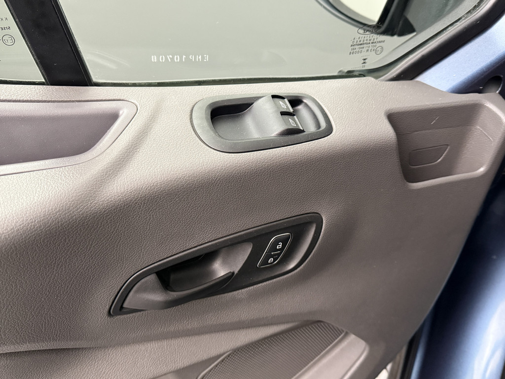 Ford Transit 2.0TDCi 130PK L3H2 Business | Airco | Cruise | 3-Persoons | Betimmering 8