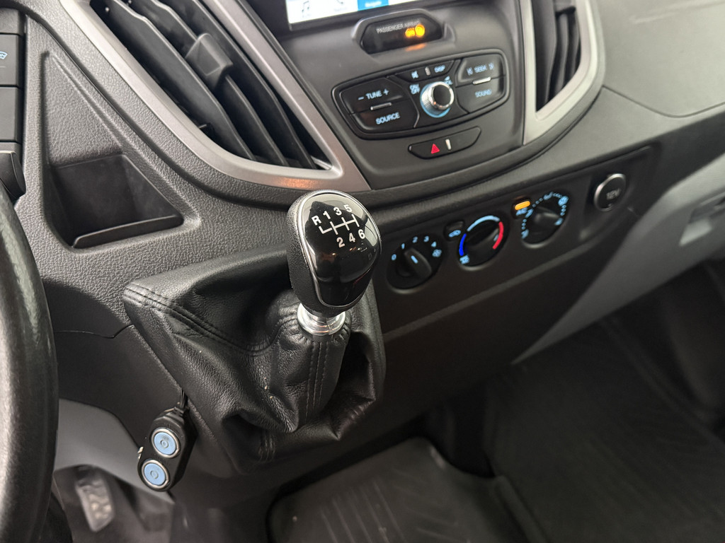 Ford Transit 2.0TDCi 130PK L3H2 Dubbele Cabine | 7-Persoons | Navigatie | Camera | Airco | Cruise | 2800Kg Trekhaak 15