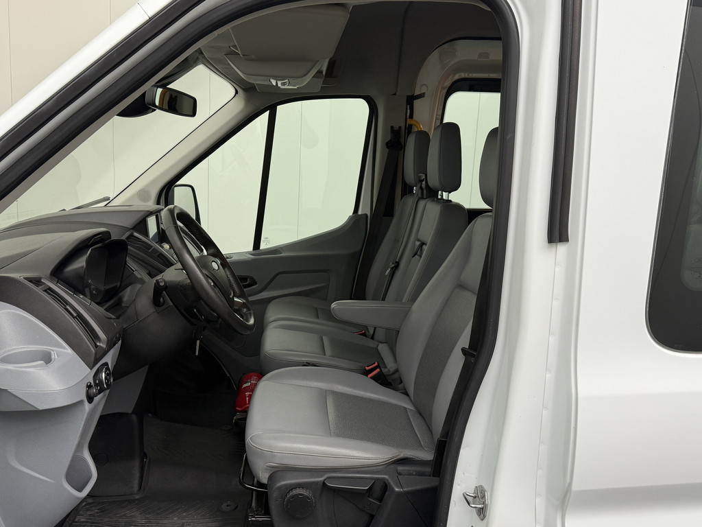 Ford Transit 2.0TDCi 130PK L3H2 Dubbele Cabine | 7-Persoons | Navigatie | Camera | Airco | Cruise | 2800Kg Trekhaak 19