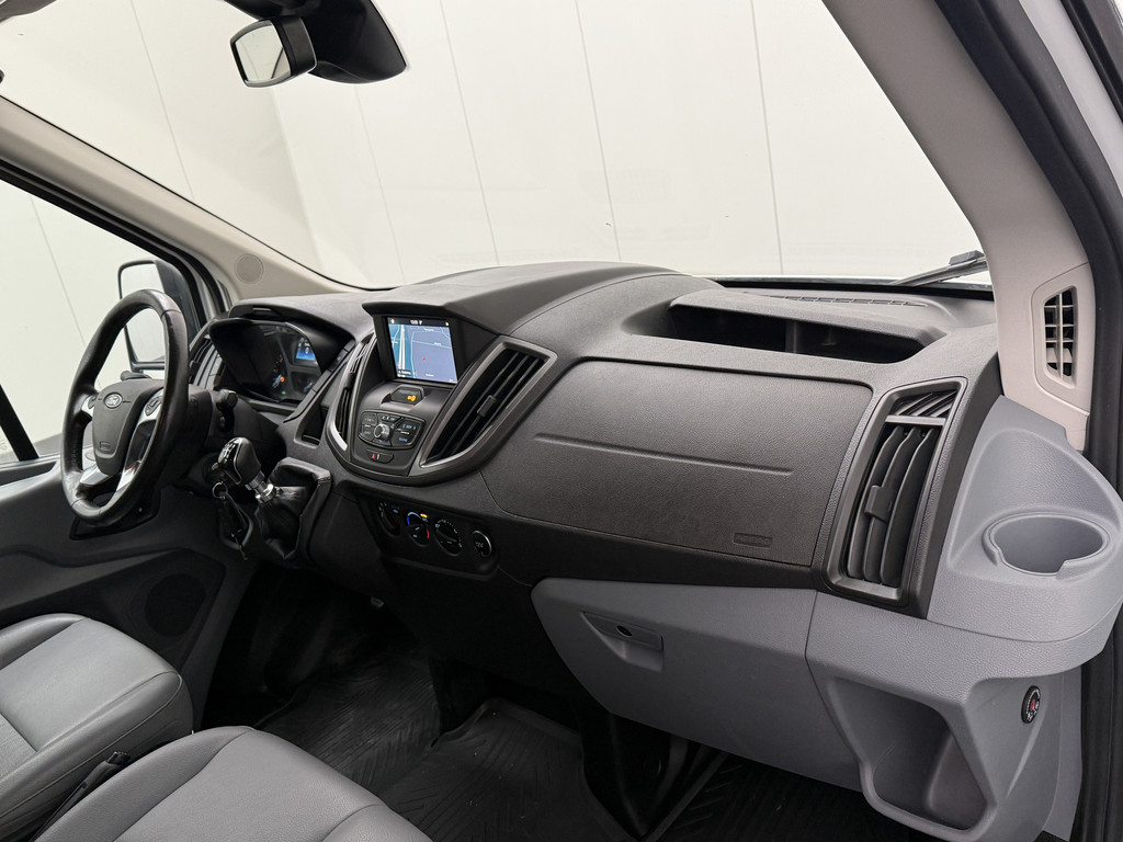Ford Transit 2.0TDCi 130PK L3H2 Dubbele Cabine | 7-Persoons | Navigatie | Camera | Airco | Cruise | 2800Kg Trekhaak 20