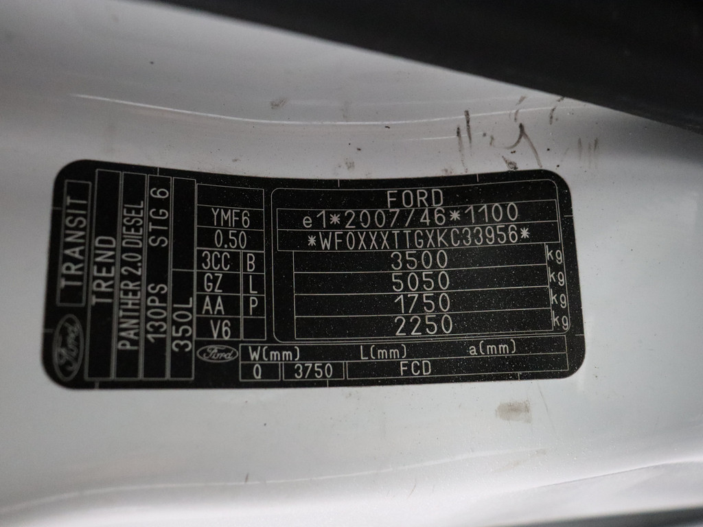 Ford Transit 2.0TDCi 130PK L3H2 Imperiaal | Trekhaak | Navigatie | Airco | Cruise | Betimmering | 3-Persoons 21