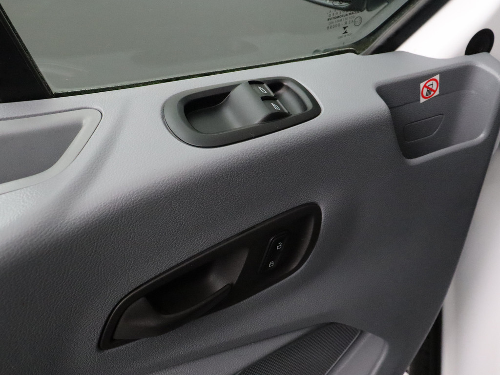 Ford Transit 2.0TDCi 130PK L3H2 Imperiaal | Trekhaak | Navigatie | Airco | Cruise | Betimmering | 3-Persoons 8