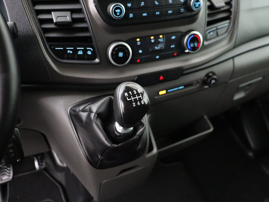 Ford Transit 2.0TDCi 130PK L3H3 | Airco | Cruise | Camera | 3-Persoons 15