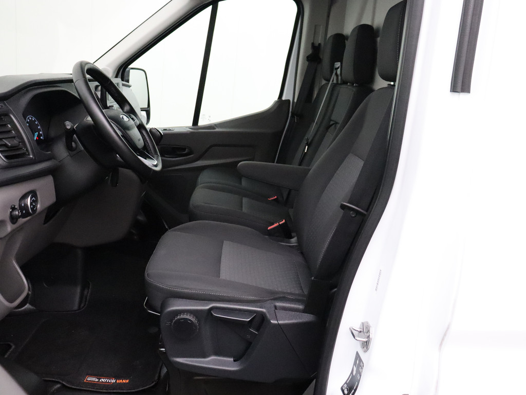 Ford Transit 2.0TDCi 130PK L3H3 | Airco | Cruise | Camera | 3-Persoons 18