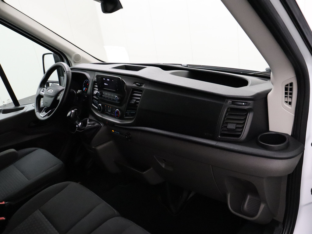Ford Transit 2.0TDCi 130PK L3H3 | Airco | Cruise | Camera | 3-Persoons 19
