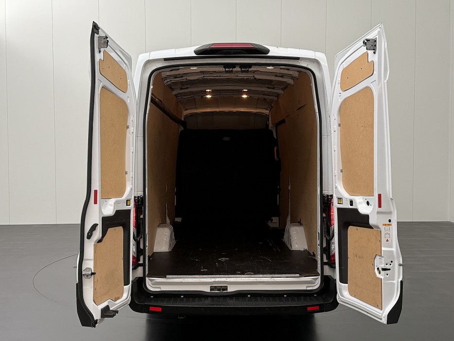 Ford Transit 2.0TDCi 170PK L4H3 Jumbo | Airco | Cruise | Camera | 3-Persoons 4