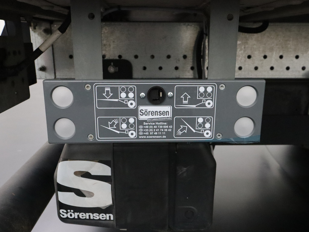 Ford Transit 2.0TDCi Bakwagen+Laadklep | Dakspoiler | 3-Persoons | Airco | Cruise 20