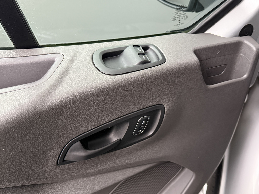 Ford Transit 2.0TDI 130PK L2H2 Business | Airco | Cruise | 3-Persoons 8