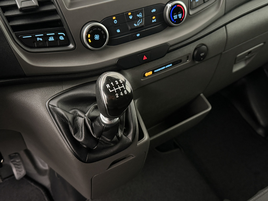 Ford Transit 2.0TDi 130PK L2H2 | Airco | Cruise | Trekhaak | 3-Persoons | Betimmering 15