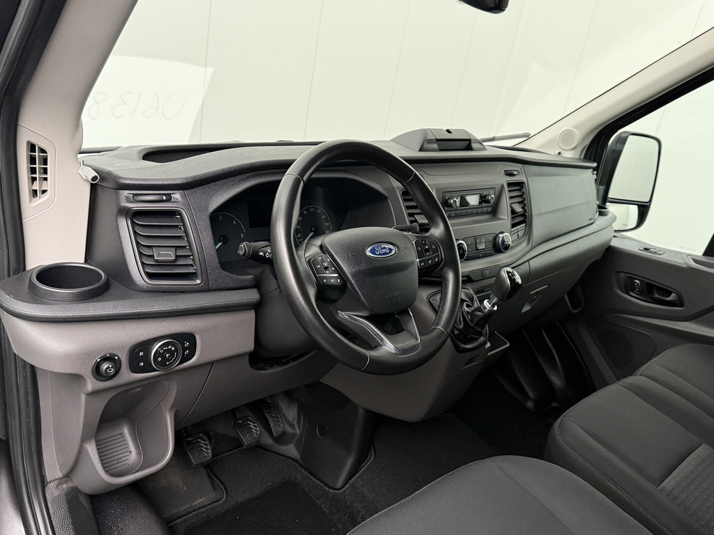 Ford Transit 2.0TDi 130PK L2H2 | Airco | Cruise | Trekhaak | 3-Persoons | Betimmering 3