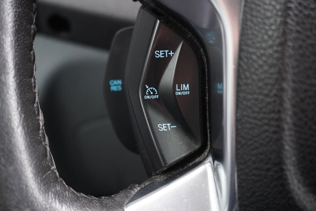 Ford Transit 2.2 TDCI L2H2 - Airco - Cruise - Trekhaak - â¬6.950,- Excl. 12