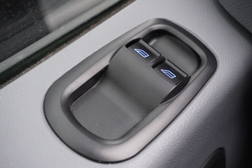 Ford Transit 2.2 TDCI L2H2 - Airco - Cruise - Trekhaak - â¬6.950,- Excl. 14