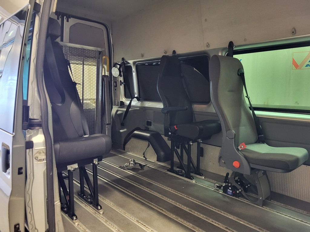 Ford Transit 2.2TDCI Rolstoelauto Apk tot 12-7-2026! 10