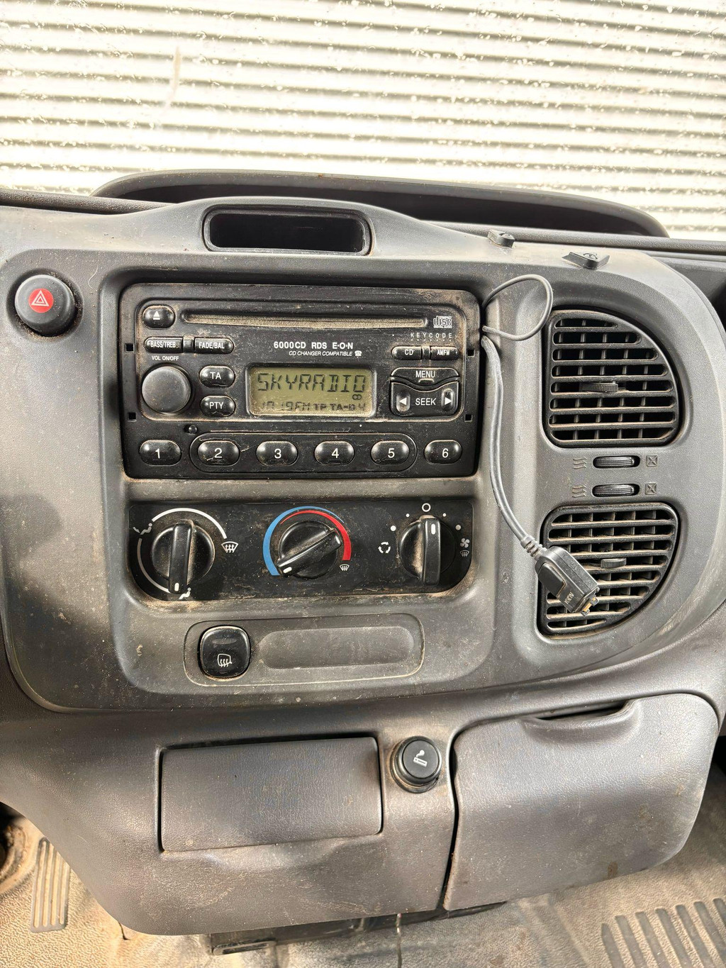 Ford Transit 260S 2.0TDdi 11