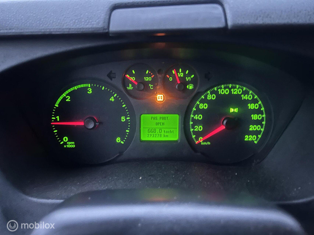 Ford Transit 260S 2.2 TDCI Camper 13