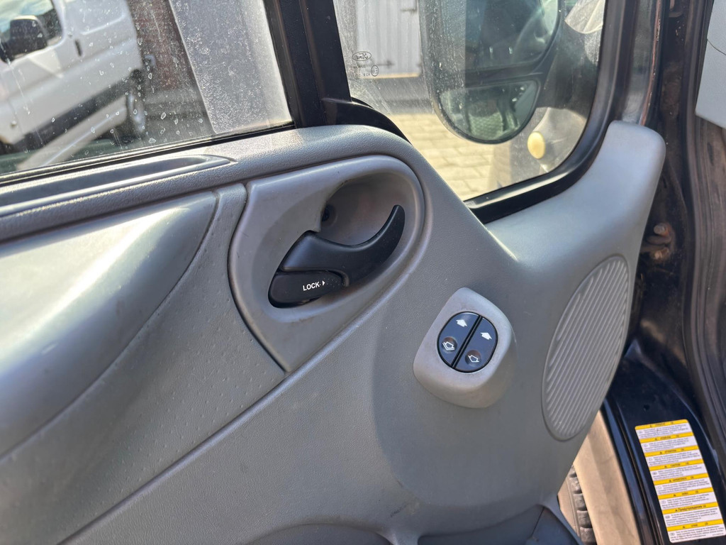 Ford Transit 260S 2.2 TDCI Limited Edition, EURO 5, Airco, Trekhaak, APK 15 mei 2026 11