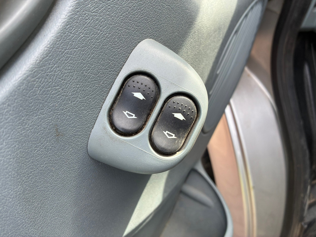 Ford Transit 300S 2.4 TDCI 100pk AIRCO 7