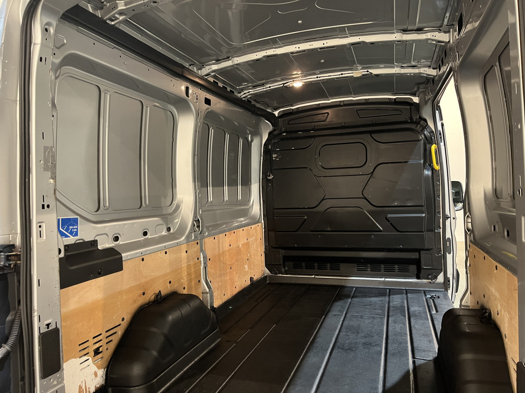 Ford Transit 310 2.0 TDCI L2H2 Trend 130 PK / Euro 6 / Airco / Cruise Control / Trekhaak / PDC / 85.000 KM !! 15