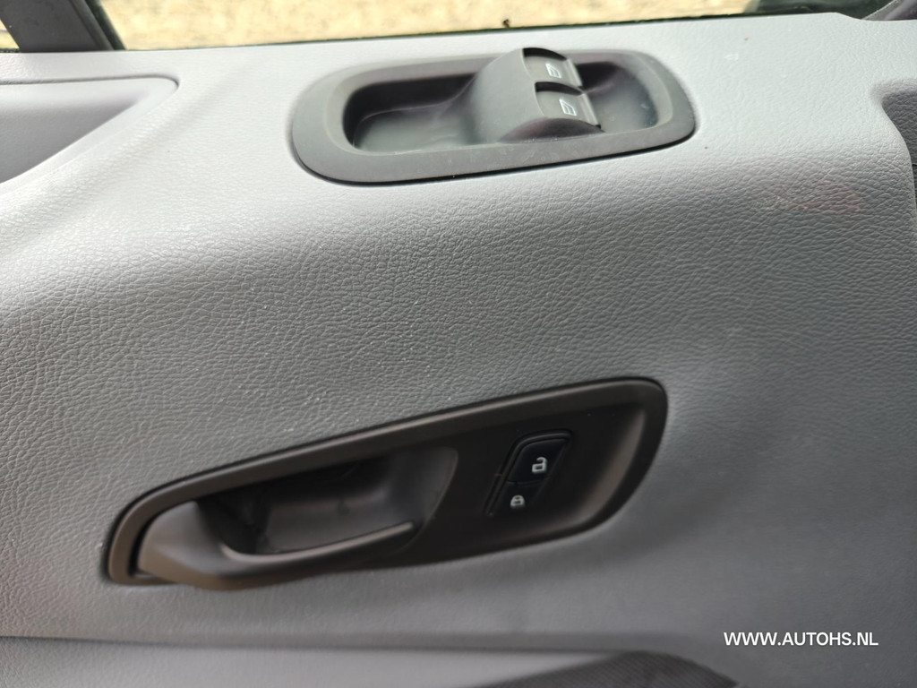 Ford Transit 310 2.2 TDCI L2H2 Trend , 1e eig , Apk Okt 2026 ,2x Schuifdeur , Cruise , camera , leuke bus. 15