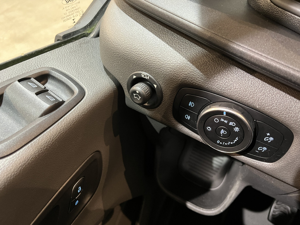 Ford Transit 330 2.0 TDCI L3H2 130 PK Trend MHEV / Servicebus / Inrichting / Euro 6 / Airco / Camera / Navigatie / Cruise Control / Trekhaak / Imperiaal / 3-Zits / 74.000 KM !! 13