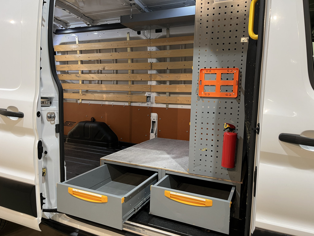 Ford Transit 330 2.0 TDCI L3H2 130 PK Trend MHEV / Servicebus / Inrichting / Euro 6 / Airco / Camera / Navigatie / Cruise Control / Trekhaak / Imperiaal / 3-Zits / 74.000 KM !! 14