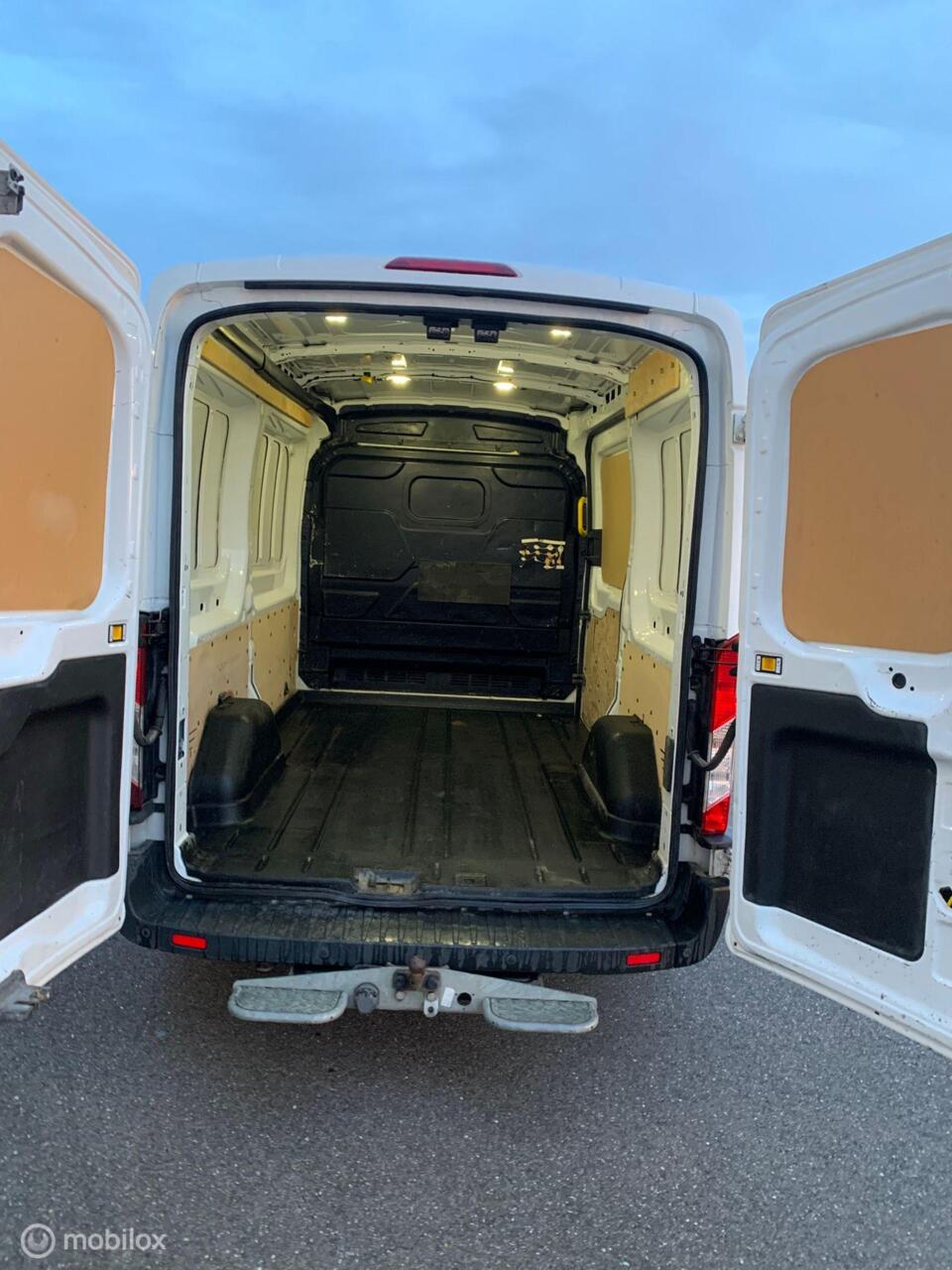Ford Transit 330 2.2 TDCI L2H2 AIRCO EUR 5999,- +21% BTW/ TAX 15