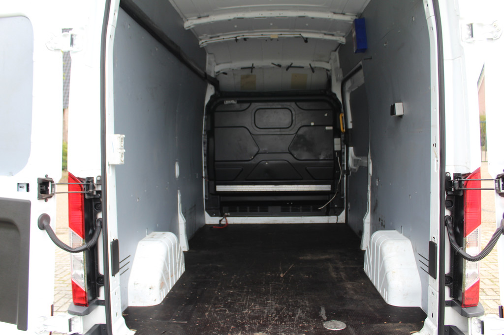 Ford Transit 350 2.0 TDCI 170PK Euro6 L3H3 Trend â 2800KG trekhaak 11