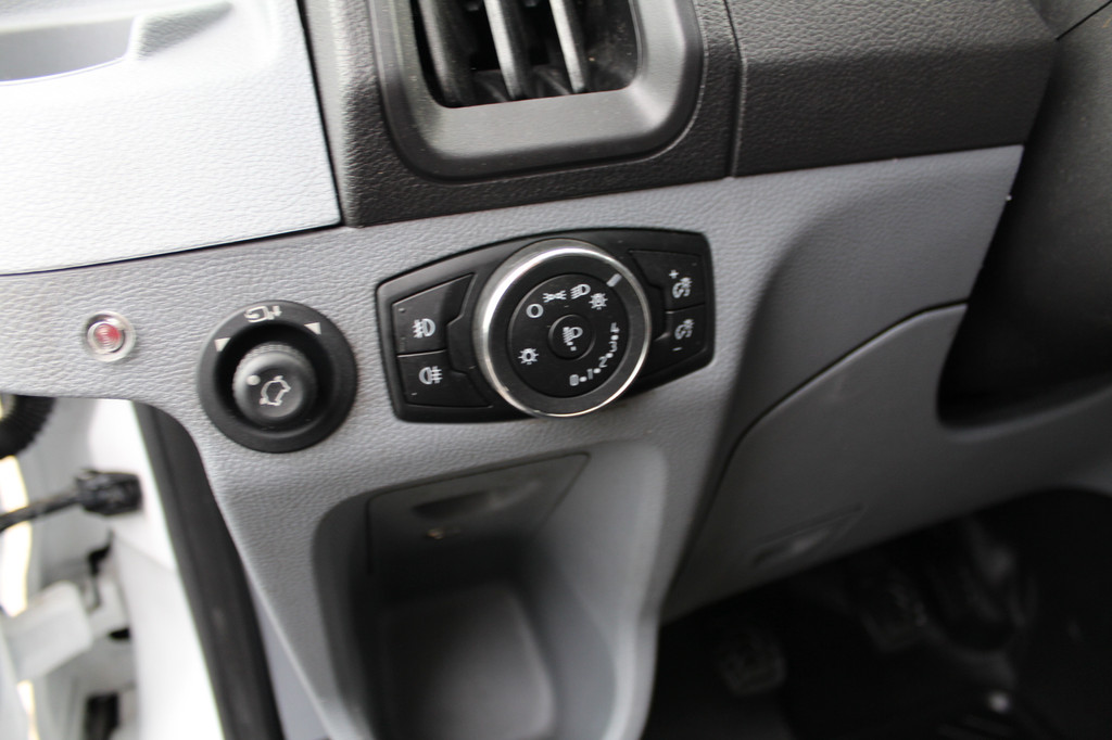 Ford Transit 350 2.0 TDCI 170PK Euro6 L3H3 Trend â 2800KG trekhaak 18