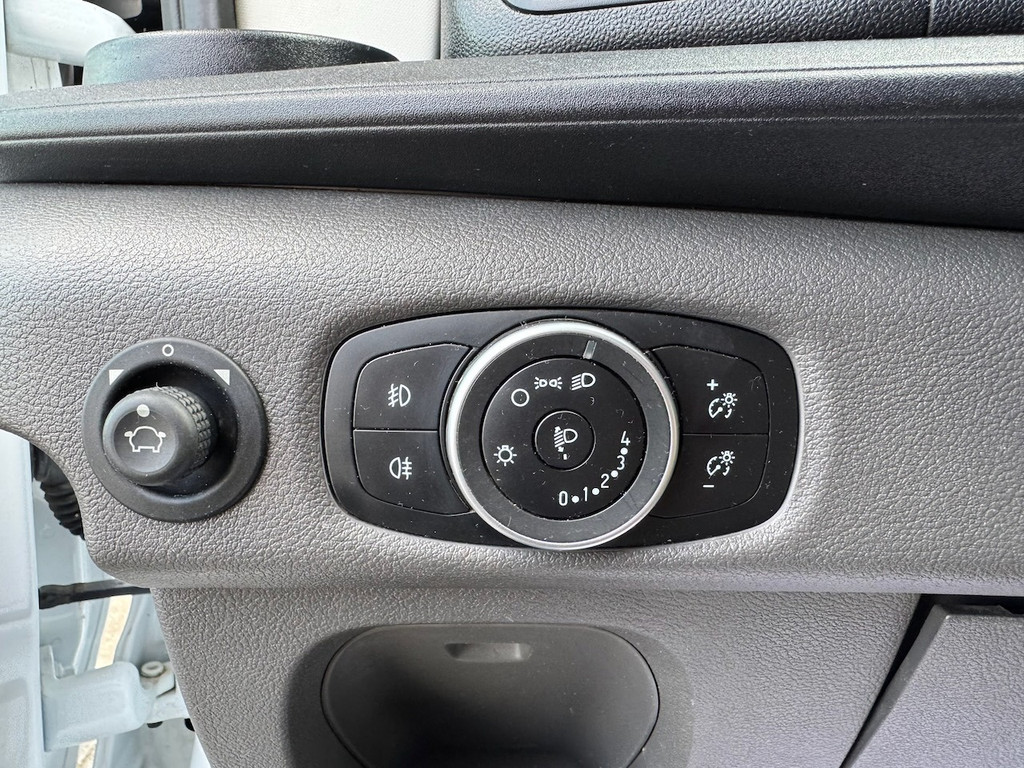 Ford Transit 350 2.0 TDCI L2H1 DC Trend 4WD | Open laadbak | Bluetooth | Kunstleder | 7-pers | Cruise| Airco | Radio | AWD 4×4 14