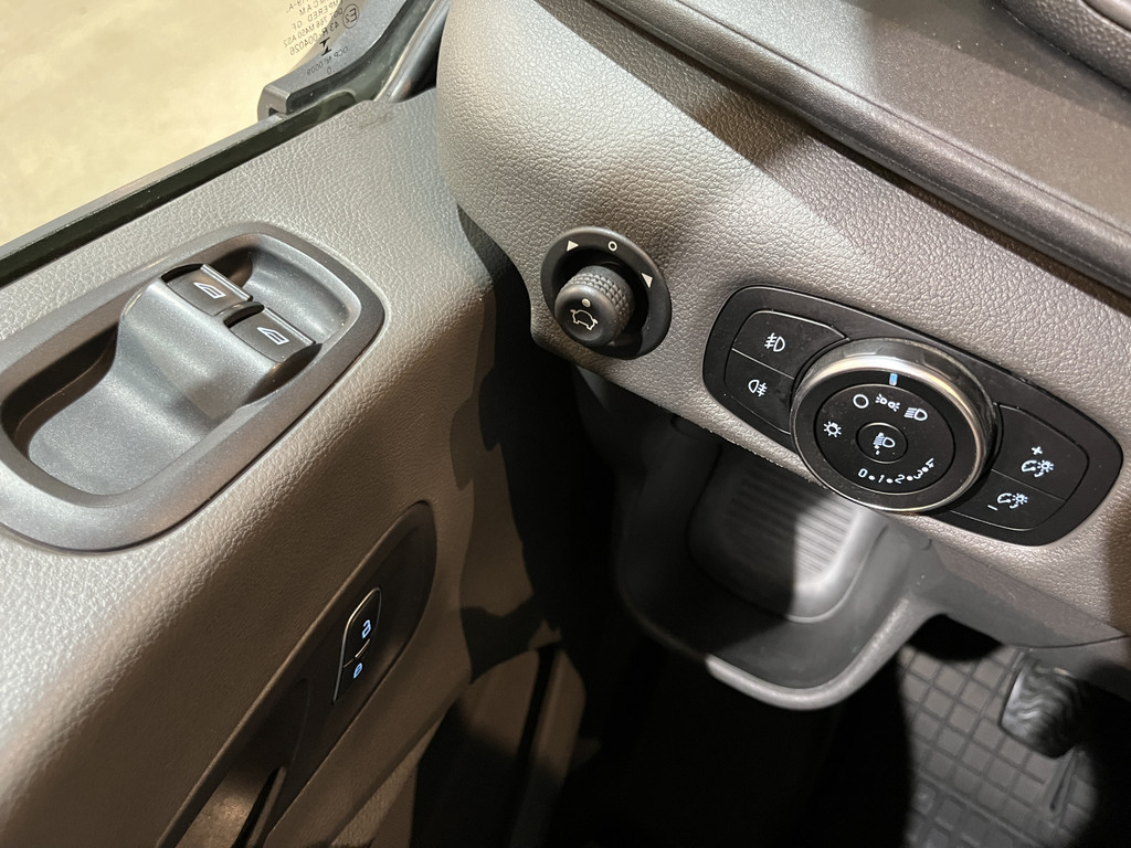 Ford Transit 350 2.0 TDCI L2H1 Trend AWD 4X4 170 PK Open Laadbak / Euro 6 / Airco / Cruise Control / Trekhaak / 3-Zits / 80.300 KM !! 9